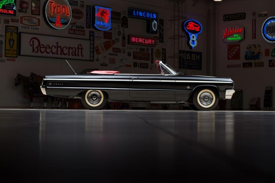  Chevrolet Impala SS 409 Convertible 1964 года  (фото 16 из 17)